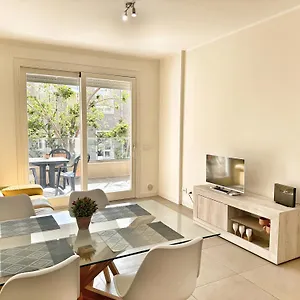 https://alghero-charming-apartments-downtown.in-sardinia.net